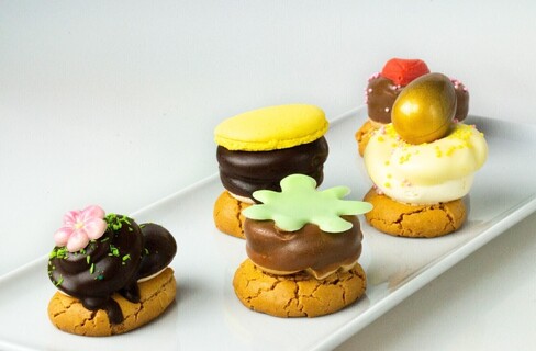 petit fours